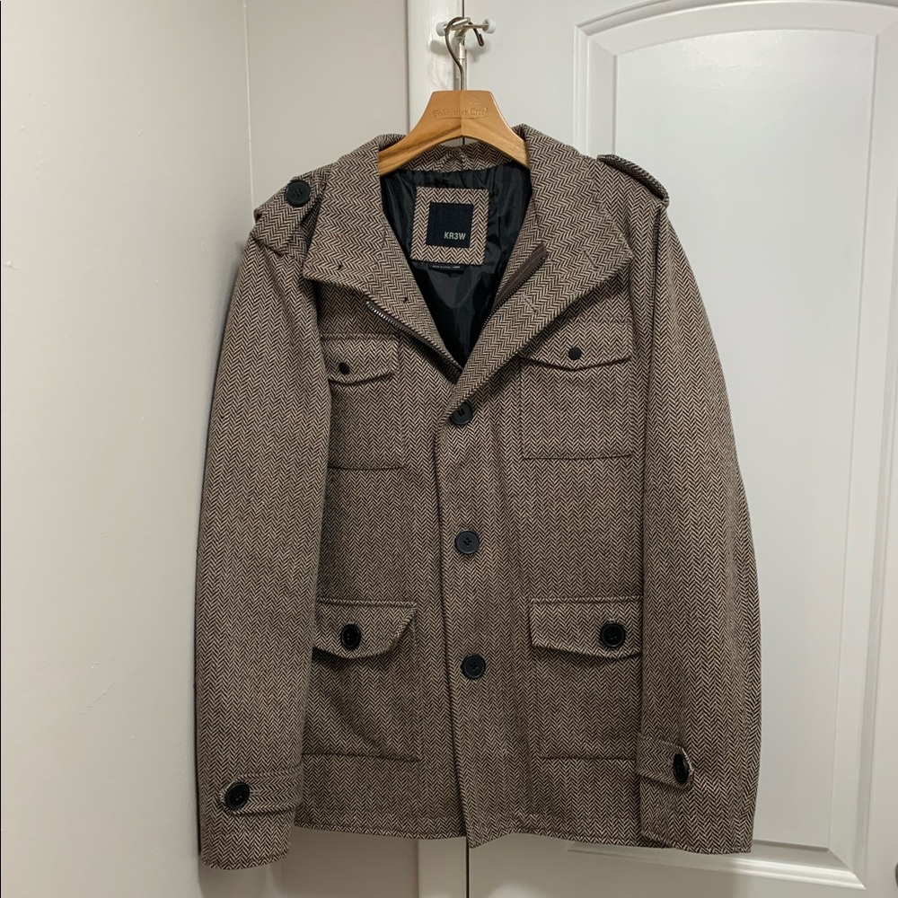 Men’s Peacoat w/ gentle chevron pattern 🧳